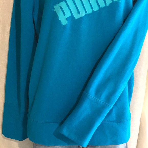 Awesome Puma cowl neckπ - Picture 3 of 3